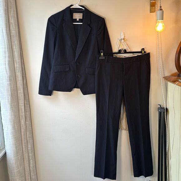 EUC Banana Republic Navy Suit Pinstripe Blazer Pants Set 2/4/Small - Picture 1 of 9